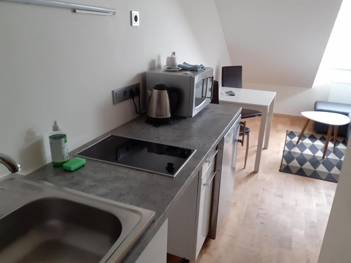 Attic rooms at Laisves avenue Kaunas Exteriör bild